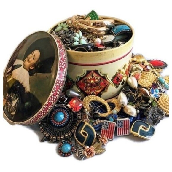 jewelry Lot lbs - Picture 2 of 4